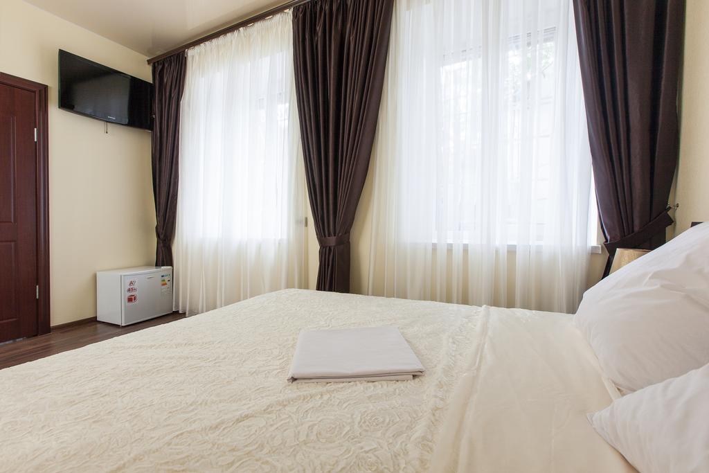 Hotel Cristal Odessa Zimmer foto
